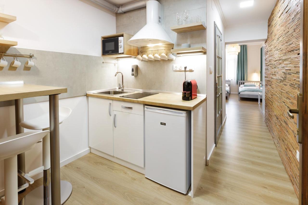 Anova Apartman Дьюла Экстерьер фото